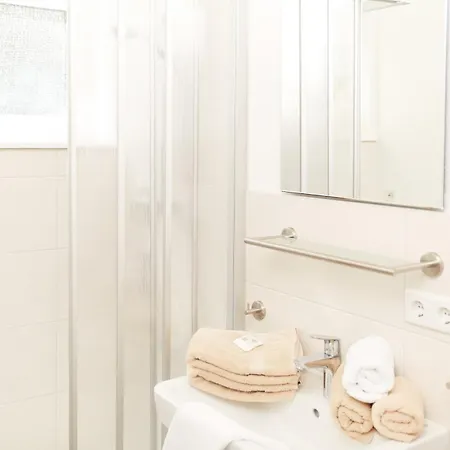 Apartment Huus In Lee, Sandwall *